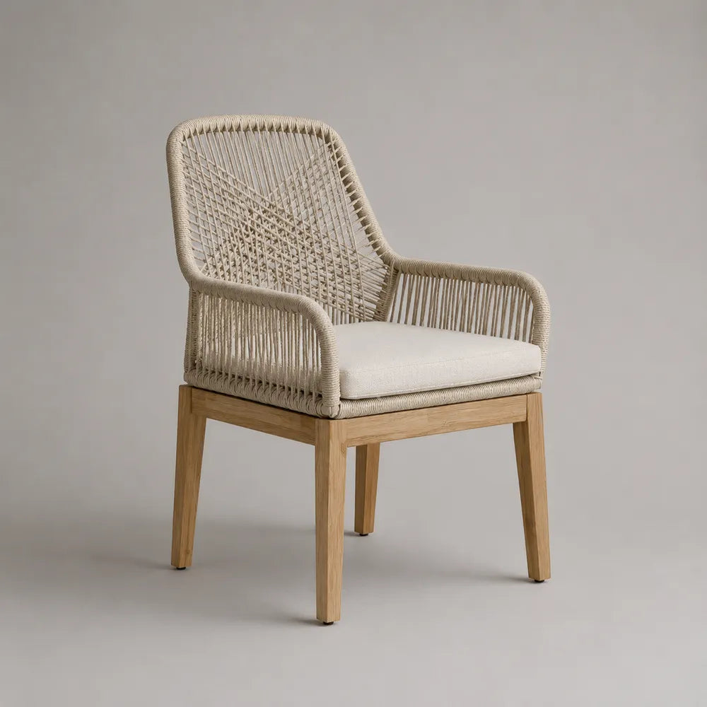 Sedia da giardino con braccioli in legno naturale con intreccio in corda e cuscino in poliestere beige 58 x 60 x 80 cm